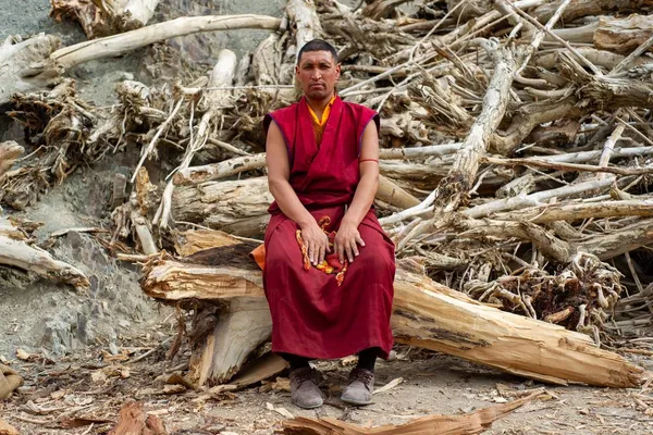 Monk, Rhizong monastery