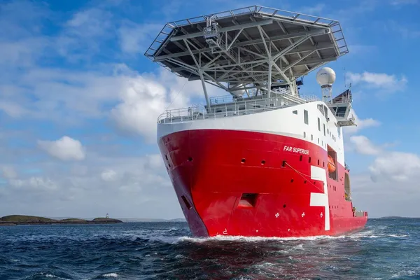 Oil vessel arriving in Lerwick harbour